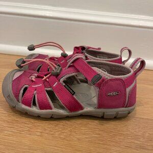 Pink Sumer Keen Sandals (Size 12)